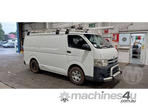 caption Toyota Hiace 200