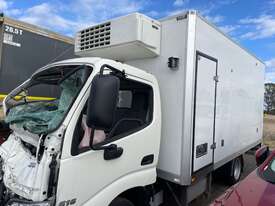 2024 Hino 300 series Refrigerated Pantech - picture2' - Click to enlarge
