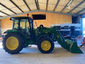 John Deere 4WD Tractor with Bucket & Hay Forks-As New - picture1' - Click to enlarge
