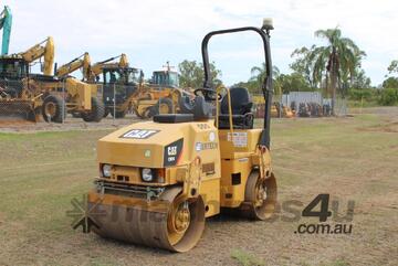 Caterpillar 2009   CB24 Roller