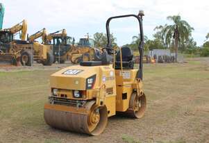 Caterpillar 2009   CB24 Roller