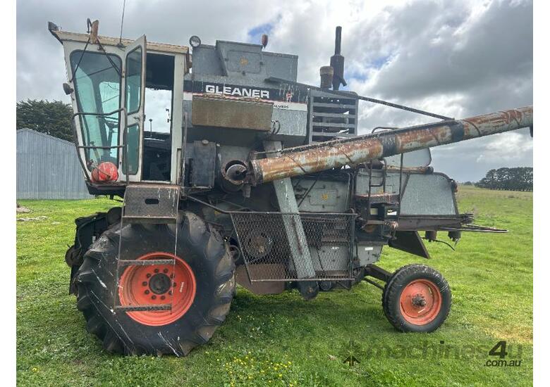 1973 Allis Chalmers Gleaner F Header/Combine Harvester