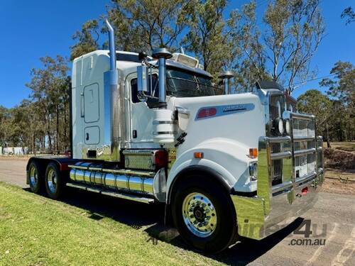 2014 Kenworth T909 50inch bunk, X15 crate motor with 485k kms, 18sp, 130T rated