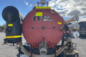 2004 Isuzu FRR550 MWB Vacuum Truck