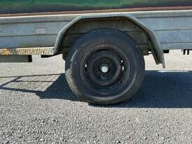 1999 Sales Trailers Single Axle Enclosed Box Trailer - picture2' - Click to enlarge