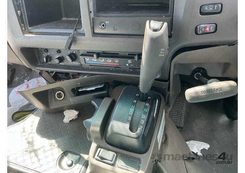 2015 Mitsubishi Fuso Rosa BE600 Passenger Bus