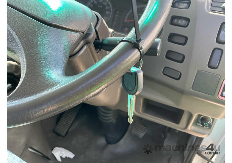 2015 Mitsubishi Fuso Rosa BE600 Passenger Bus