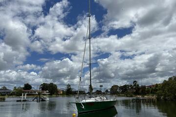 Mono Sail Sailboat (Abandoned Vessel)