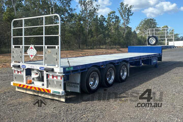2022 Haulmark 3ST37 Tri Axle Drop Deck Extendable Trailer