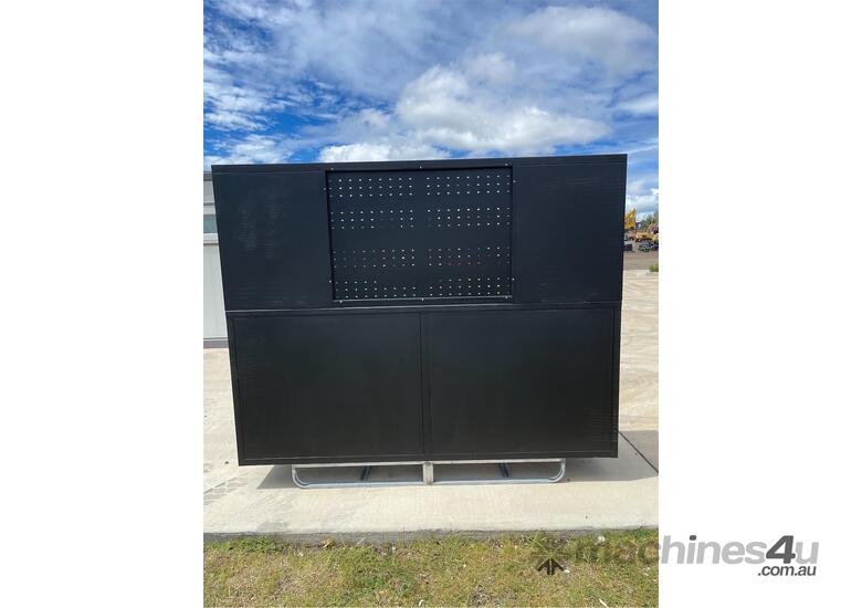 Unused 18 Drawer Work Bench / Tool Cabinet