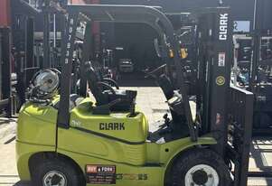 2016 2.5t Clarke GTS LPG Forklift