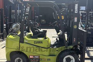 2016 2.5t Clarke GTS LPG Forklift