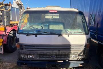 1995 Ford Trader 0409 Tray Day Cab