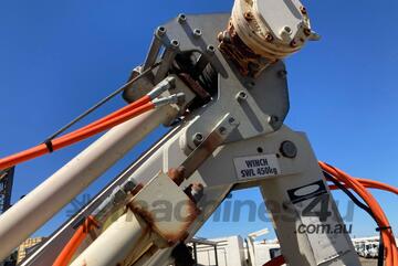 2014 Isuzu NPS300 Service Body / Crane Truck