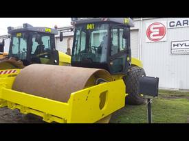 2010 LEBRERO X3 12 TONNE DRUM ROLLER - picture2' - Click to enlarge