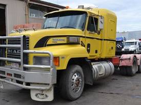 1994 MACK CHR688RST - picture0' - Click to enlarge