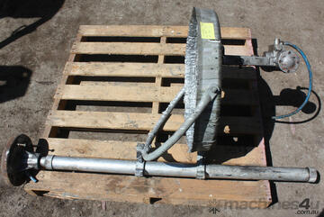 Pneumatic lift stand with oscillating paint agitat