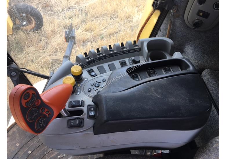 caption 2002 New Holland CX860