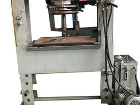 Archer Garage Hydraulic Press Workshop 100 Ton - picture0' - Click to enlarge