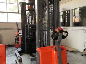 JIALIFT 1T 3.5M Straddle Leg Electric Walkie Stacker | SALE, Best Service, 5 Years Warranty - picture0' - Click to enlarge