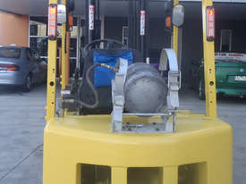 Hyster 2t Forklift - picture0' - Click to enlarge
