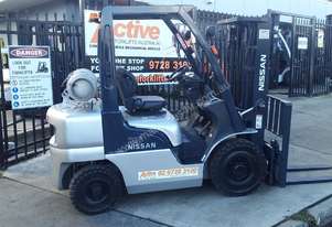 ACTIVE FORKLIFTS - Nissan Forklift 2.5 Ton 4.3m Container Mast Great value Excellent Condition