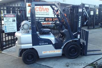 ACTIVE FORKLIFTS - Nissan Forklift 2.5 Ton 4.3m Container Mast Great value Excellent Condition