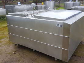 STAINLESS STEEL TANK, MILK VAT 2200 LT - picture1' - Click to enlarge