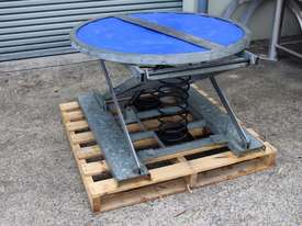Pallet Lifter - picture0' - Click to enlarge