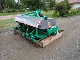 Toro SR72 Aerator Tillage Equip - picture1' - Click to enlarge