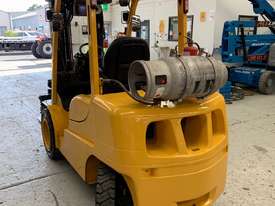 Refurbished LPG 3.5T container mast Hyster WITH rotating fork clamp - picture1' - Click to enlarge
