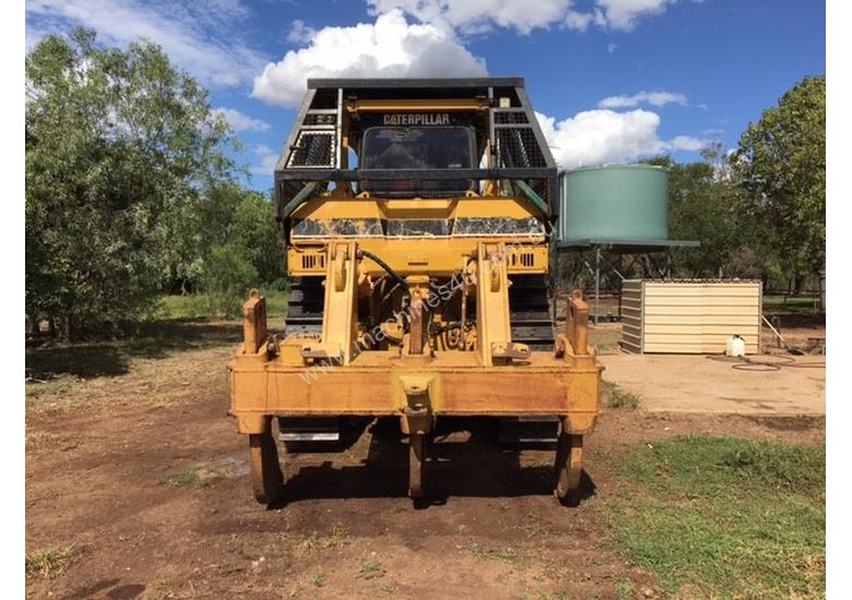 caption 2002 CAT D8R Dozer series 2 with Attachments