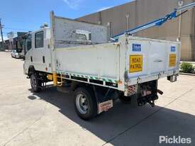 2008 Isuzu NPS300 - picture2' - Click to enlarge
