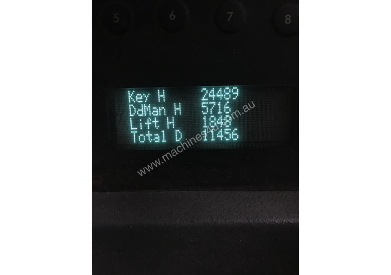 caption Raymond 7400 Reach Forklift Forklift