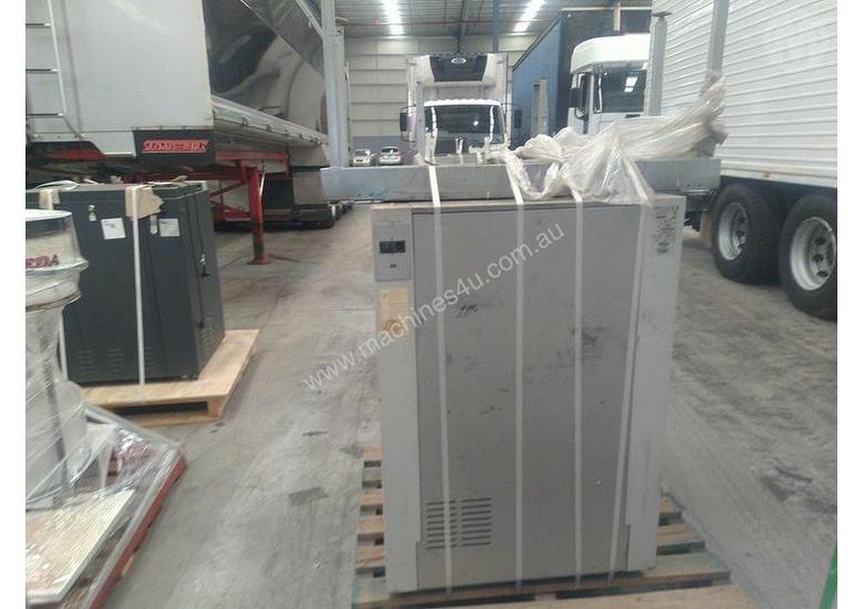 Used Corob Corob M300PF Paint Mixer in , Listed on Machines4u