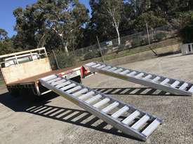 3.5M 4T 2 X HEAVY DUTY CRAWLER-TYPE MACHINERY LOADING RAMPS-JETA404535 $1,399.00 - picture0' - Click to enlarge