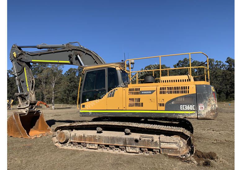 caption Volvo EC360CL Tracked-Excav Excavator