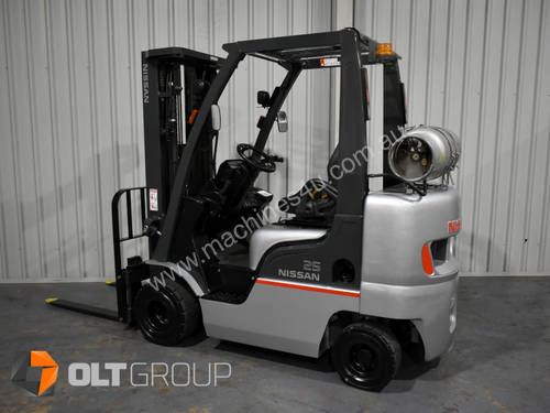 Nissan 2.5 Tonne Compact Forklift Stubby Series LPG 4750mm Lift Height Container Mast