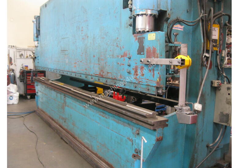 Used hydrabend Australian made 4 9metre x 160 Ton Hydraulic Pressbrake