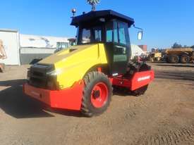 Dynapac CA152PD Padfoot Roller - picture1' - Click to enlarge