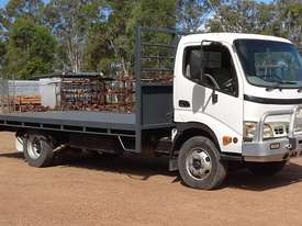 Hino Tray truck - picture0' - Click to enlarge