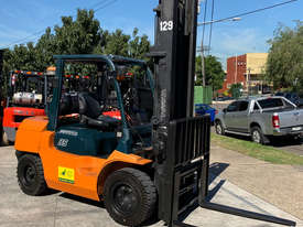 Toyota 3.5T Gas Forklift 7FG35 for HIRE from $290pw + GST - picture2' - Click to enlarge