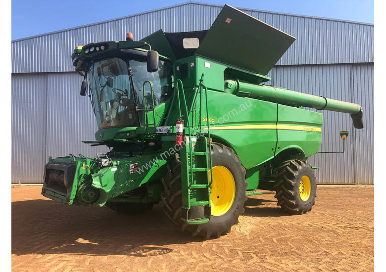 caption John Deere S680 Header(Combine) Harvester/Header