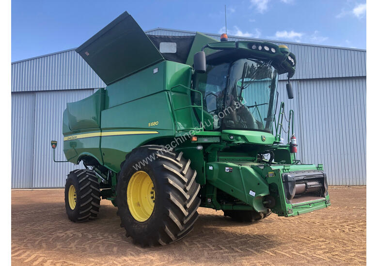 caption John Deere S680 Header(Combine) Harvester/Header