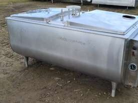 1,150lt STAINLESS STEEL TANK, MILK VAT - picture0' - Click to enlarge