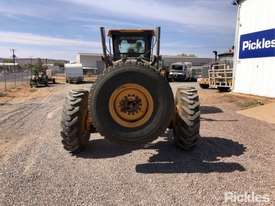 2010 John Deere 672D - picture1' - Click to enlarge