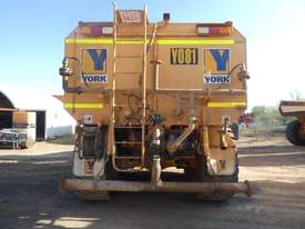 Volvo A40E Articulated Water Truck - picture1' - Click to enlarge