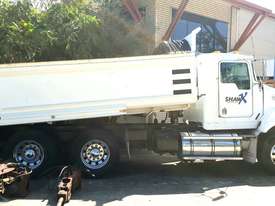 2004 Kenworth T350 Tipper - picture1' - Click to enlarge