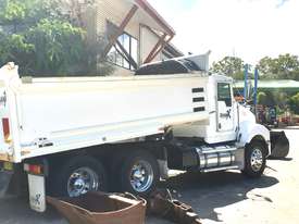 2004 Kenworth T350 Tipper - picture2' - Click to enlarge