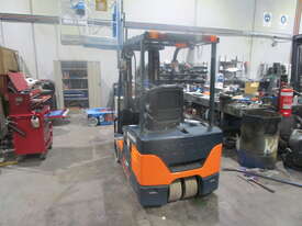 Toyota 1.8t Electric Forklift - picture2' - Click to enlarge